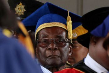 Ribuan Warga Zimbabwe Turun Ke Jalan Tuntut Mugabe Mundur