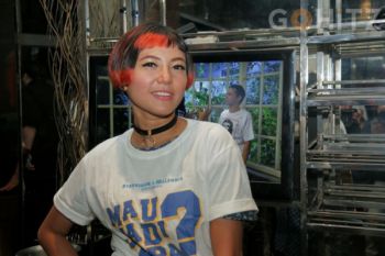 Poppy Sovia Berkendara Sepeda Motor Touring Jelajah Sumatra 
