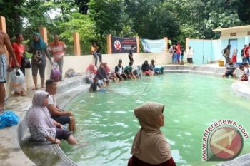 Air panas Wawolesea bisa jadi wisata dunia