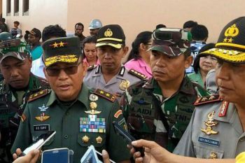 Pangdam dan Kapolda Papua tunggu evakuasi jenazah prajurit TNI