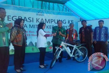 Bupati Resmikan Integrasi Kampung KB di Ulusawa 