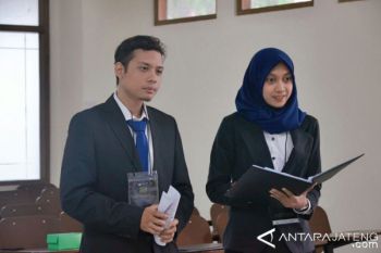 Dua Mahasiswa UNS Juarai Kompetisi Negosiasi di UGM