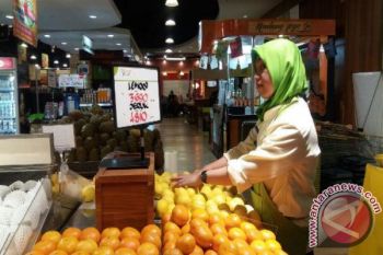 Foodmart Palembang datangkan nanas madu Lampung