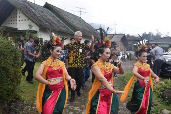 Ganjar Minta Desa Wisata Manfaatkan Media Sosial 