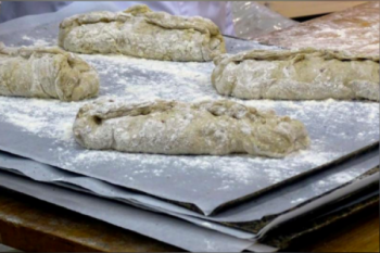 Roti Berbahan Jangkrik Kering Mengandung Banyak Protein