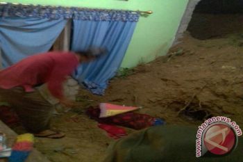 Ratusan rumah warga Bukit Menoreh rusak 
