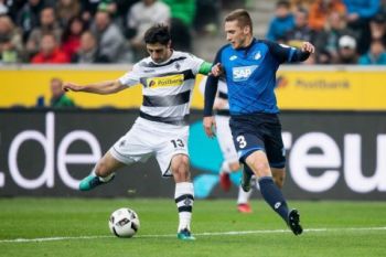 Gladbach Bekuk Bayern Menchen 2-1