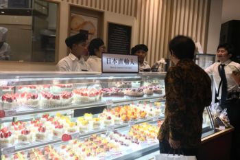 Rahmat Gobel gandeng Chateraise rambah bisnis kue