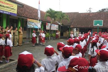 20 SD Kudus digabung karena kurang murid