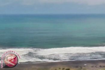 Pemkab dinilai tebang pilih penegakan sempadan pantai 