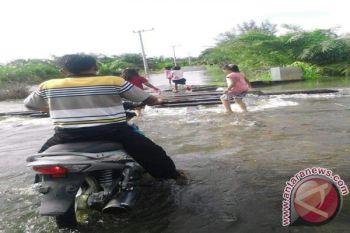 Banjir Rantau Panjang Pasaman Barat Rusak Satu Jembatan