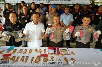 Polda Jateng Ringkus Komplotan Perampok Spesialis Toko Emas 