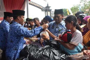 HUT Korpri, Sembako Seharga Rp100 Ribu Dijual Rp60.000
