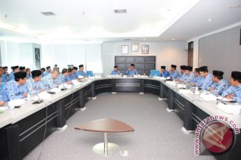 Gubernur Tegaskan Desember Lakukan Mutasi