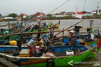 Musim Barat, Tangkapan Nelayan Jepara Turun (VIDEO) 