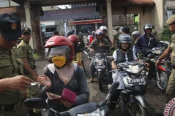 Tak Bawa KTP, Puluhan Warga Pekanbaru Terjaring Razia Satpol PP