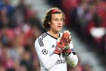 United Menang 2-0 Atas Benfica