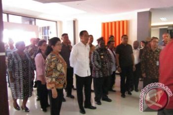 Presiden Jokowi disambut alat musik suling tambur