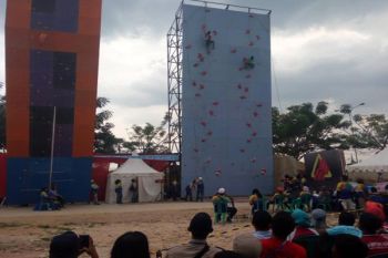 Pringsewu Sabet Tiga Emas Panjat Tebing
