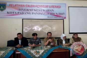 Kastum: Masyarakat Padang Panjang Harus Membaca