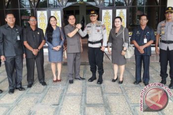 Jabat Kapolres Baru,  Wahid Kurniawan Langsung Kunjungi DPRD Bartim