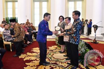 Kinerja Keuangan Baik, Pemprov Sumbar Kembali Terima Anugerah Dana Rakca