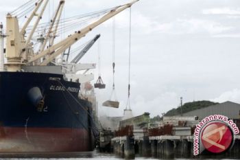 Pelindo Kendari Jamin Kelancaran Bongkar Barang 