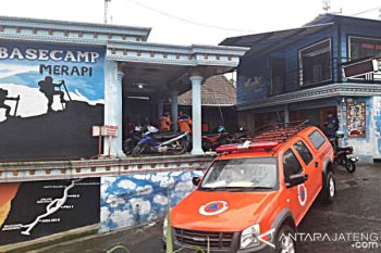 Tim SAR Hentikan Pencarian Dua Pendaki Merapi Tersesat 
