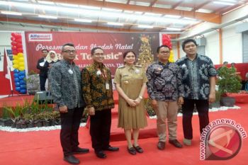 Alfamart Bantu Salurkan Sembako Minahasa Utara