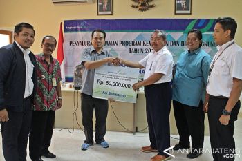 Adi Soemarmo Kembali Salurkan Dana Kemitraan UKM