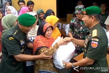 Paket Sembako Buat Kaum Duafa dari Kodam IV/Diponegoro 