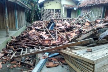 BPBD Cilacap Mendata Kerusakan Akibat Gempa 