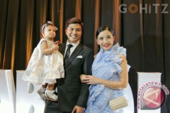 Persiapan Natal Chelsea Olivia dan Glenn Alinskie 