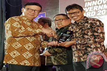Gubernur Sumbar Leadership Award 2017 dari Kemendagri