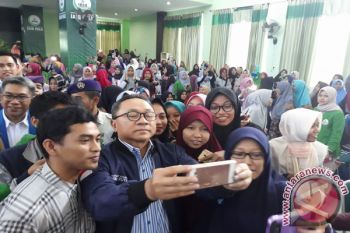 Ketua MPR :  Mahasiswa Beruntung Kuliah Di IAIN Palu