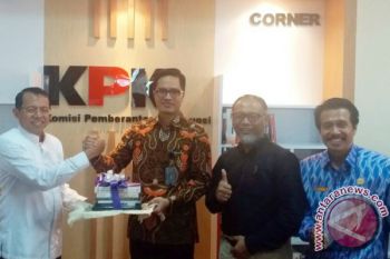 Pojok Baca Hadir di UNP, Langkah Awal Pemberantasan Korupsi