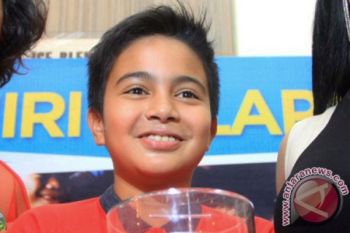 Penyanyi Cilik Aldin luangkan waktu untuk album "Happy"