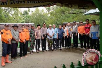 Ingin Nyeberang Sungai, Naas Satu Keluarga Tiba-tiba Dihantam Air Bah