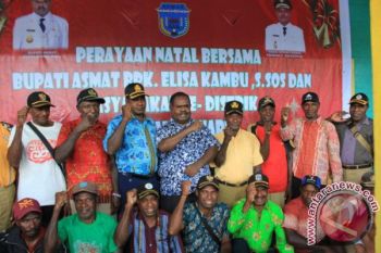 Bupati Asmat rayakan Natal bersama warga pedalaman 