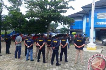 Imigrasi palembang bina perusahaan pekerjakan orang asing