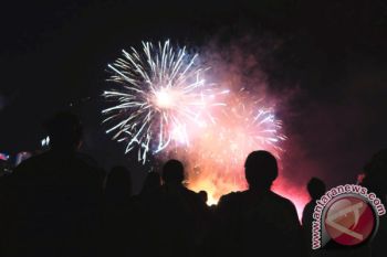 Pesta kembang api untuk malam Tahun Baru