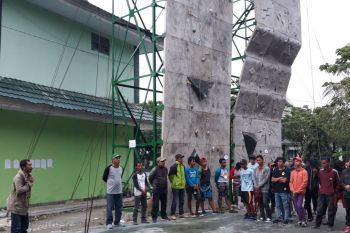FPTI gelar panjat tebing Gubernur Cup 2017