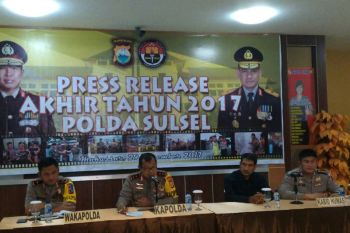 Polda sulsel rilis laporan akhir tahun 2017