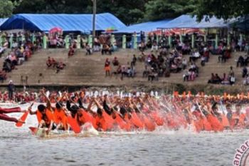 Salah Satu Tim "Serindit Boat Race"  Ajukan Protes Pada Wasit