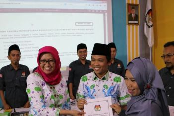Pasangan Calon yang Daftar Pertama di KPU Lumajang