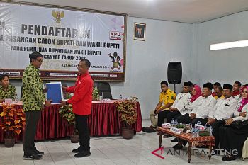 Juliyatmono-Rober calon tunggal Pilkada Karanganyar