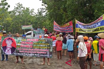 100 warga Boyolali tolak pabrik pengolahan batu