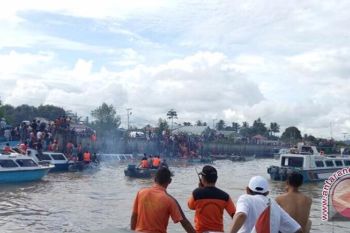 Anugerah terbalik tabrak batang