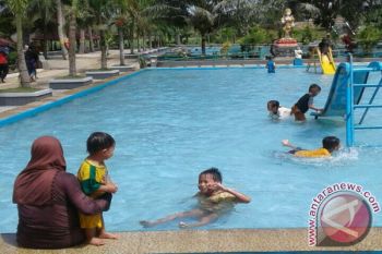 Pengelolah wisata Sultra benahi sarana sambut tahun baru