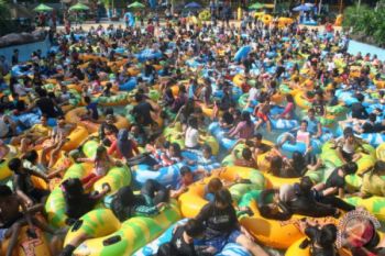 Hari pertama 2018 Masyarakat banyak bersama keluarga